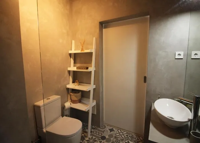 A Casa Lagos, * Lagos